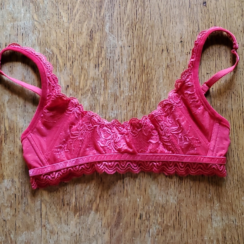 Victoria's Secret Very Sexy Shelf Bra